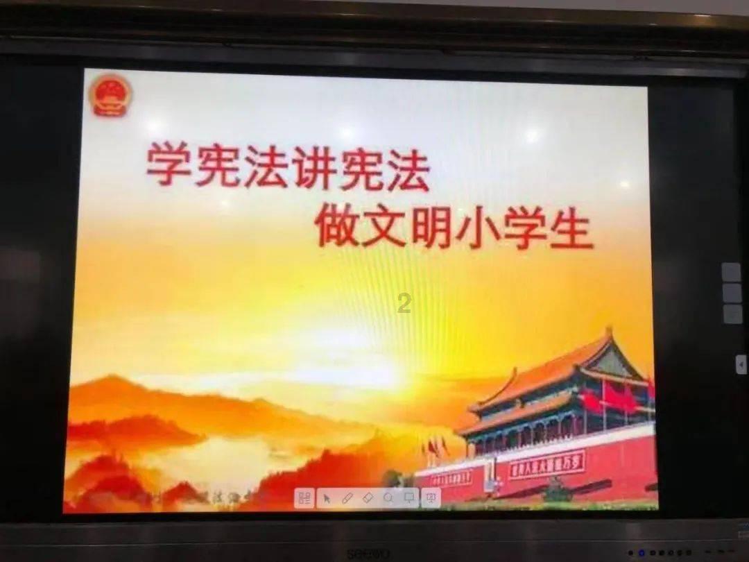 救援摄影师男孩