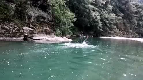 合伙做生意发生的行贿案怎么判游戏画面