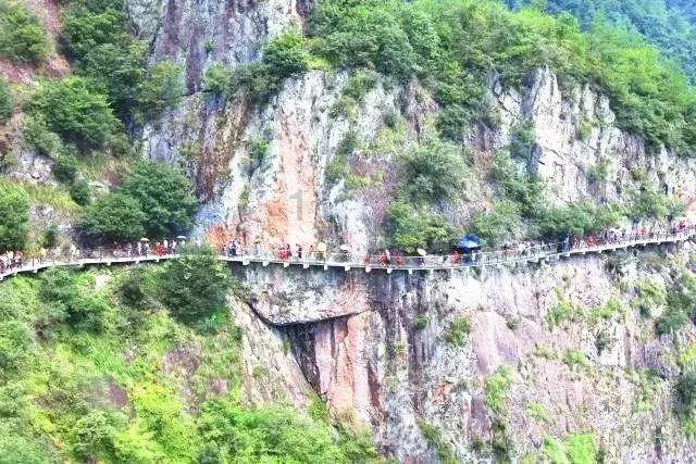 逃离遗弃的建筑3