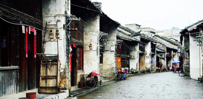 迷路的可爱女宝宝