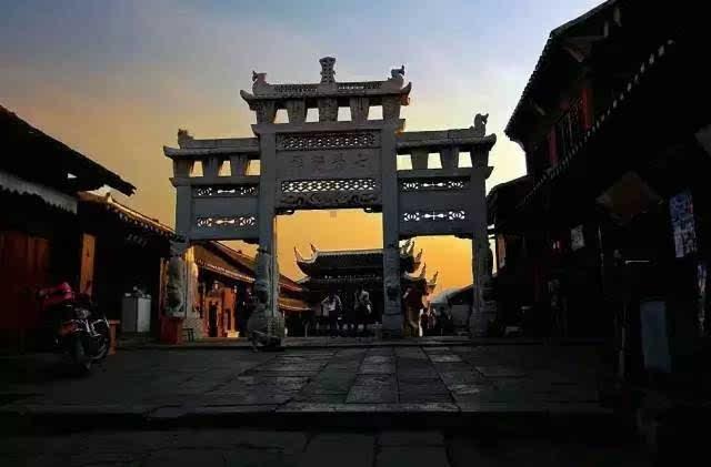 上海陈佩秋公益基金会发起这场募捐,关爱云南困境儿童